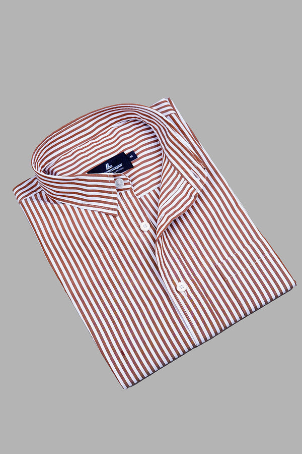 Close-Up of Wooden Brown Stripes – Soft & Lightweight