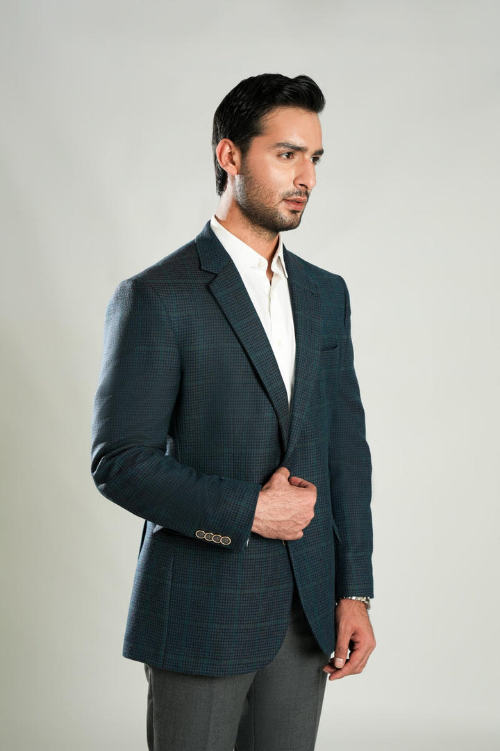 Lawrencepur blue checkered worsted tweed classic blazer for a sharp winter look.